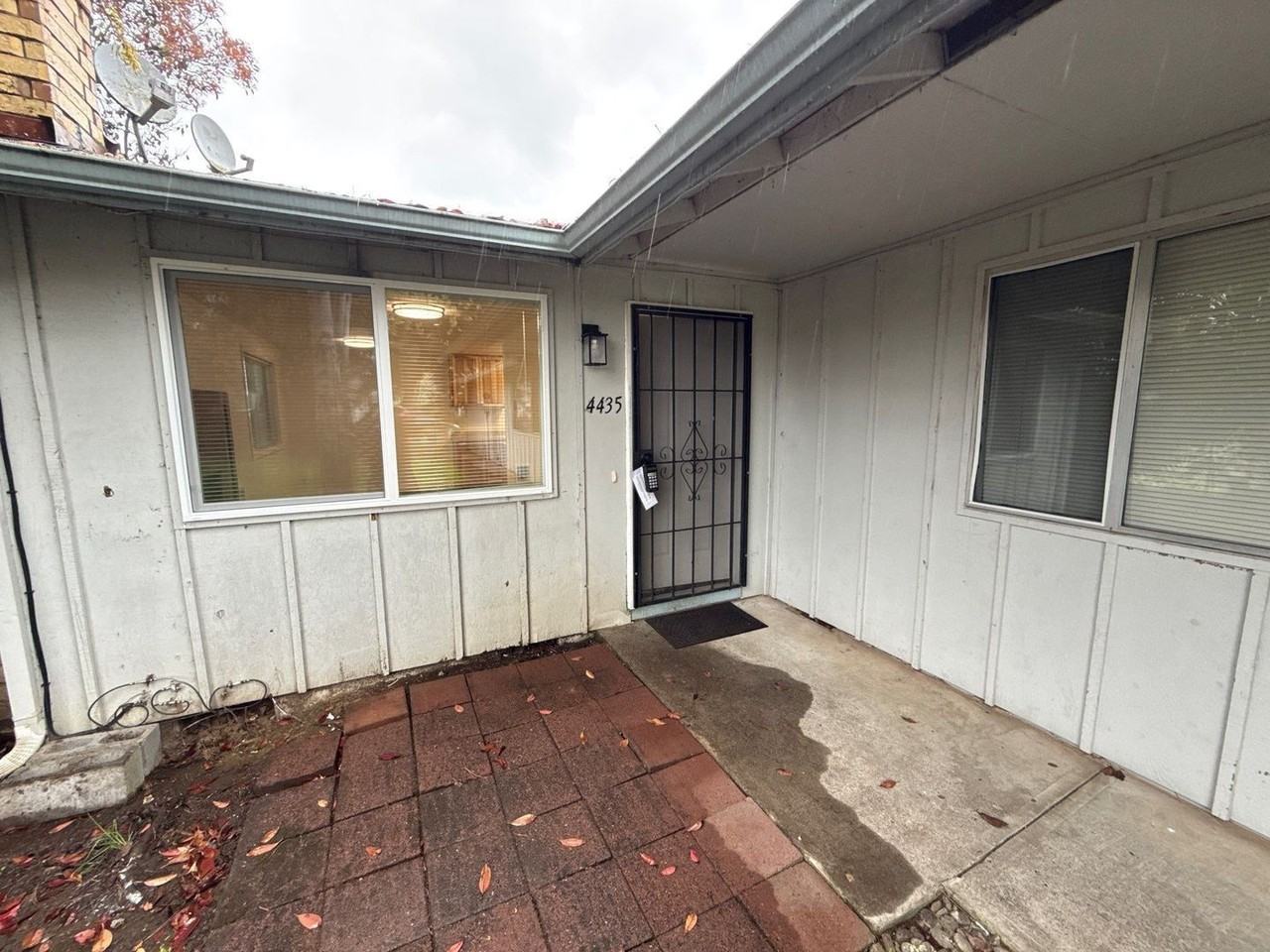4435 Campbell Dr Se - Photo 2 of 24