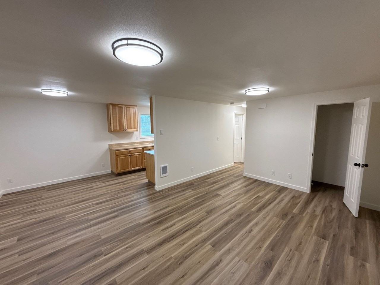 4435 Campbell Dr Se - Photo 4 of 24