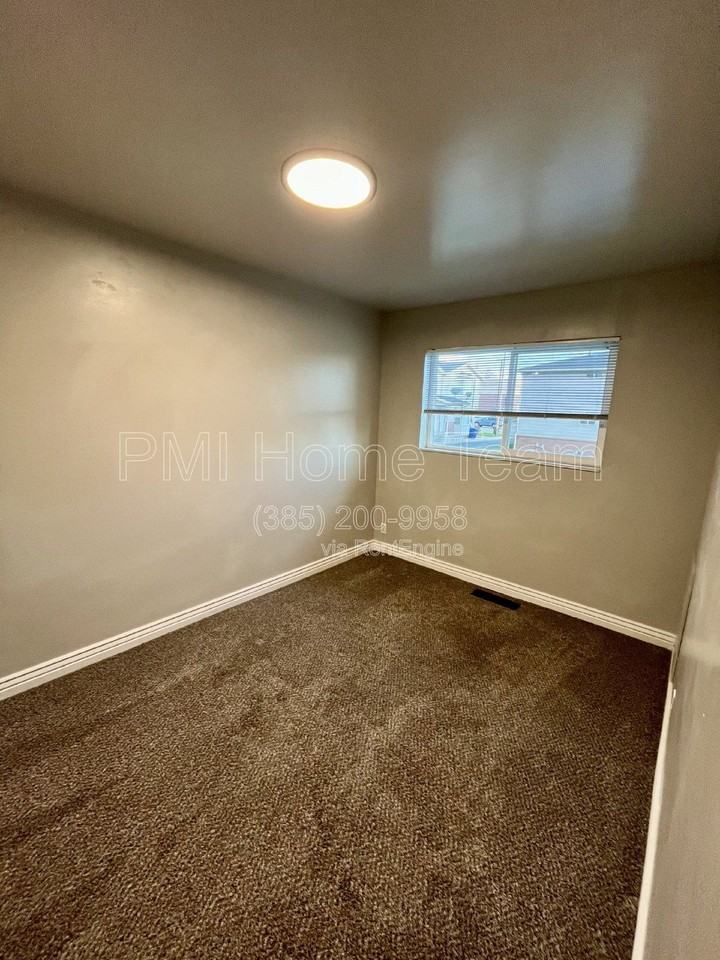 3476 Brinker Ave #1 - Photo 3 of 9