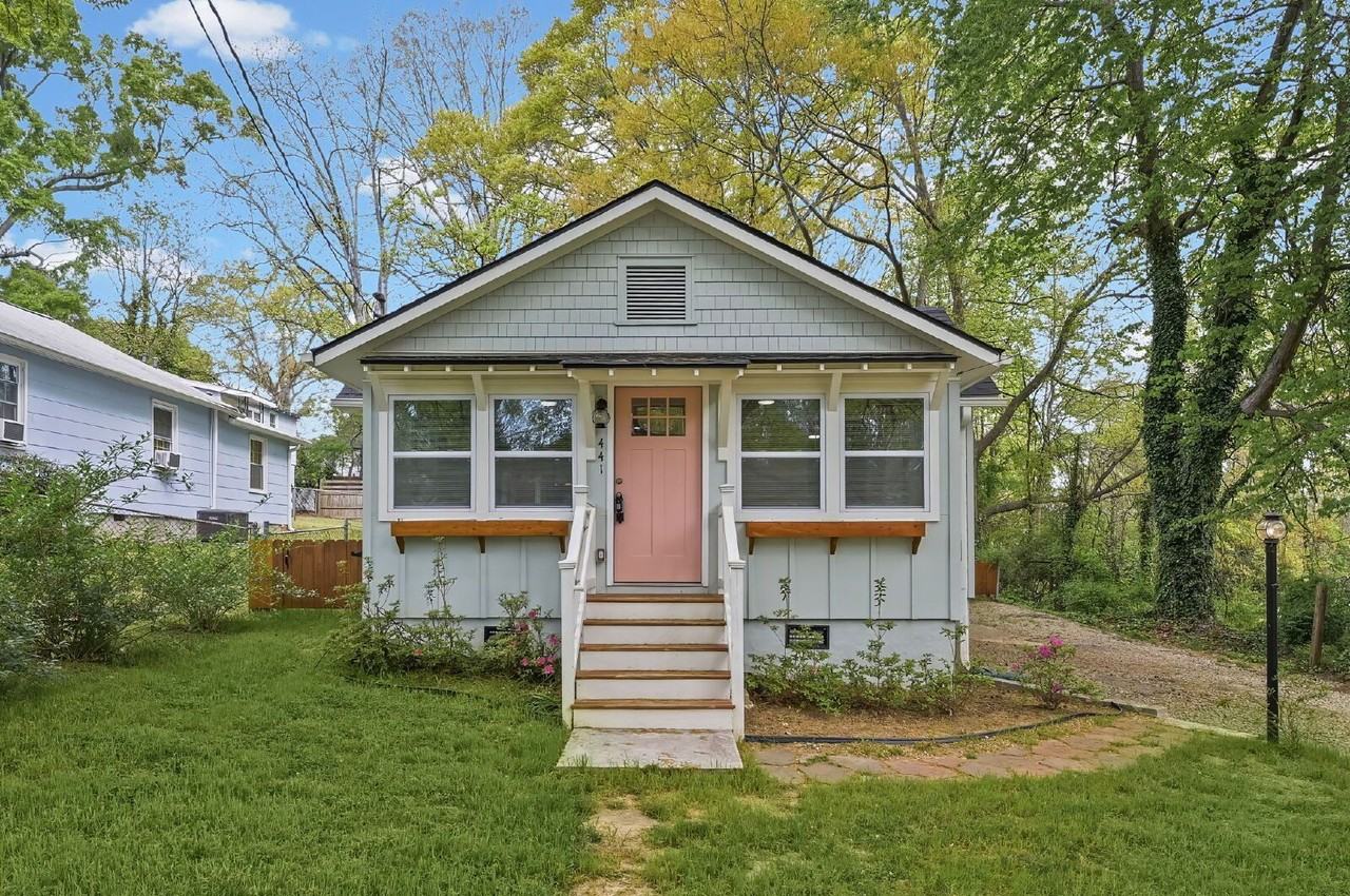 441 Oak Dr - Photo 2 of 31