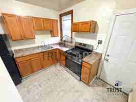 featured image of 5719 N Howard St