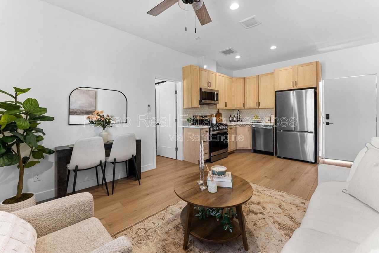 4286 Samoset Ave #5 - Photo 4 of 11