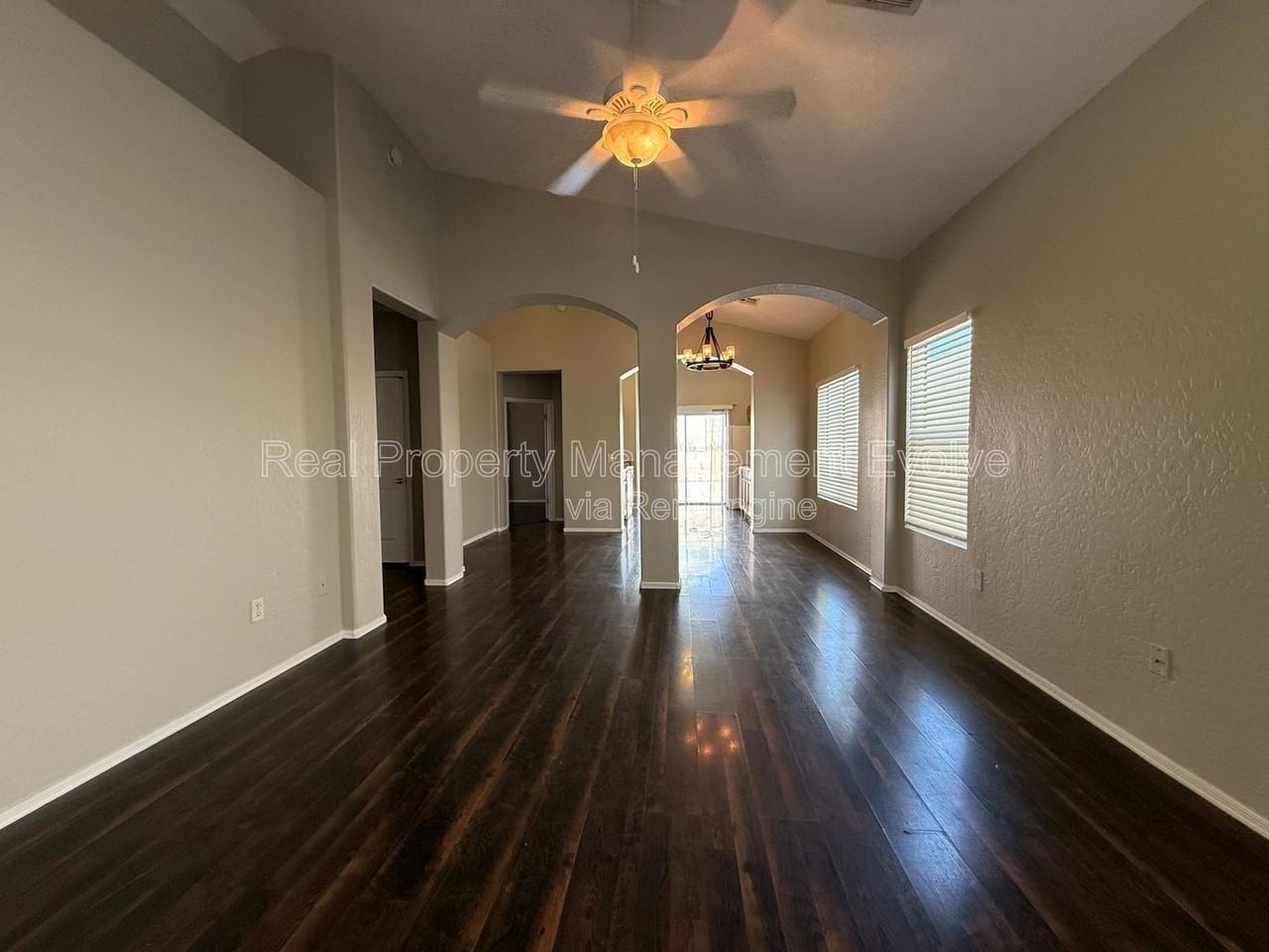 13444 W Rhine Ln - Photo 4 of 26