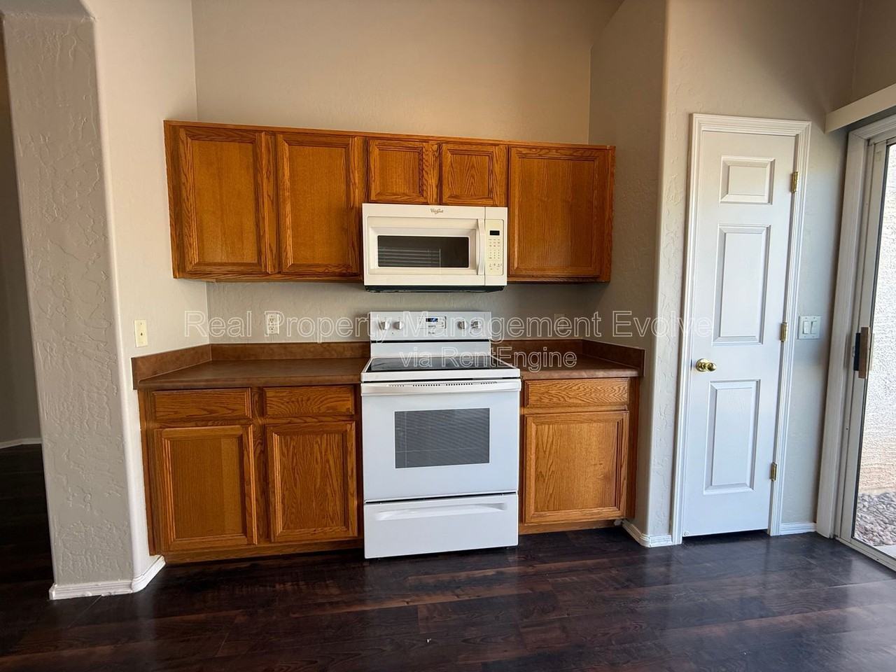 13444 W Rhine Ln - Photo 7 of 26