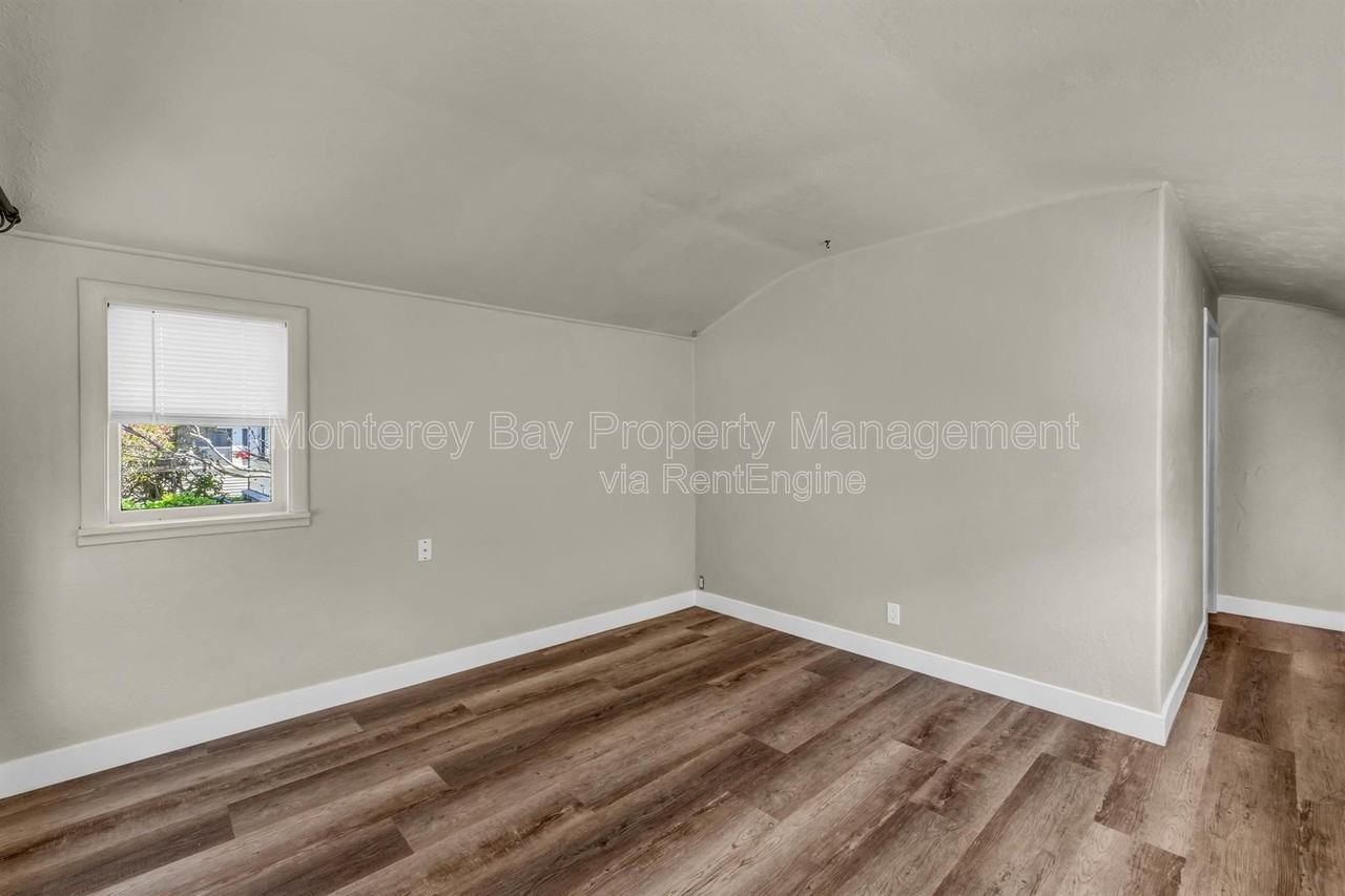 227 18th St - Photo 4 of 30