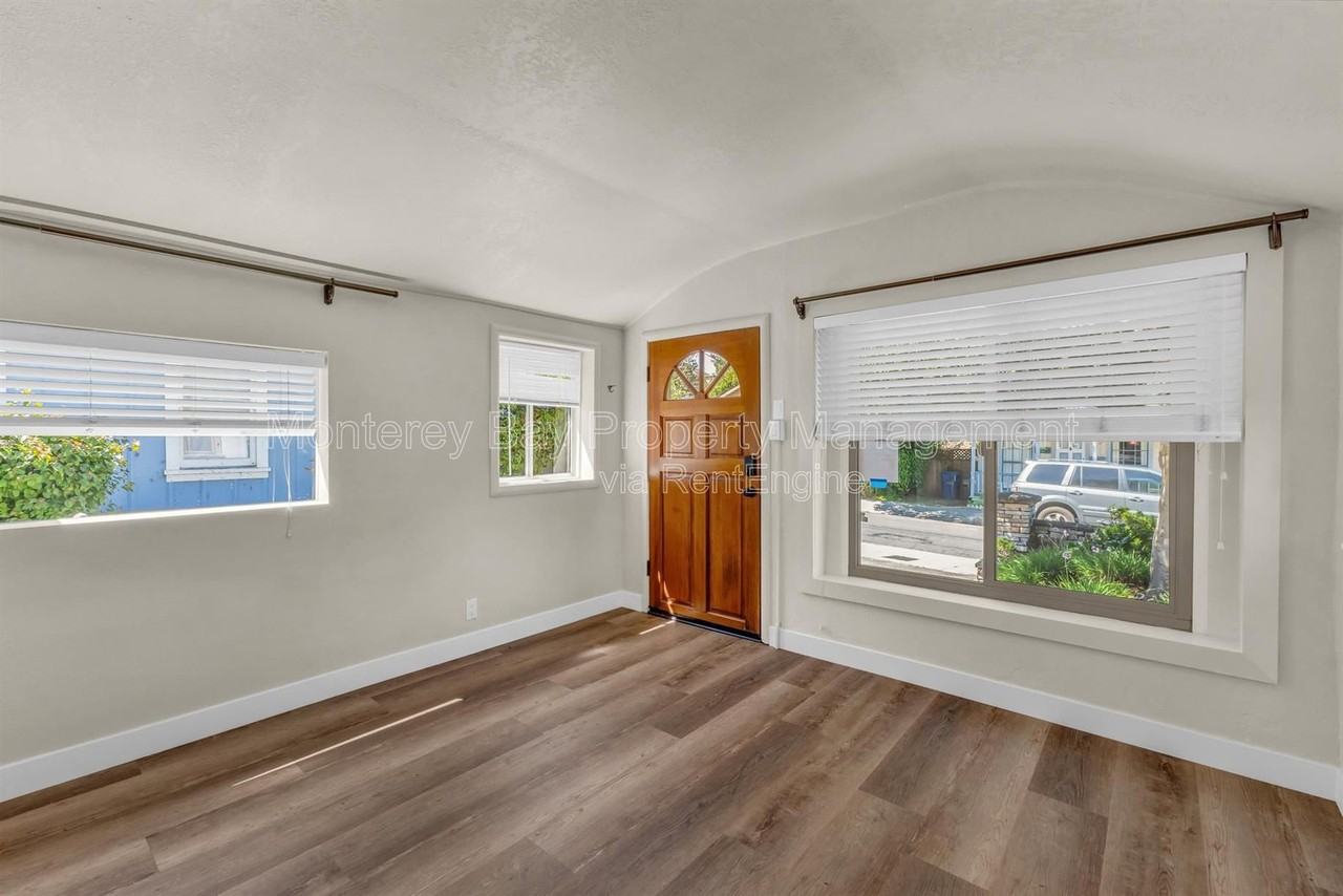 227 18th St - Photo 7 of 30