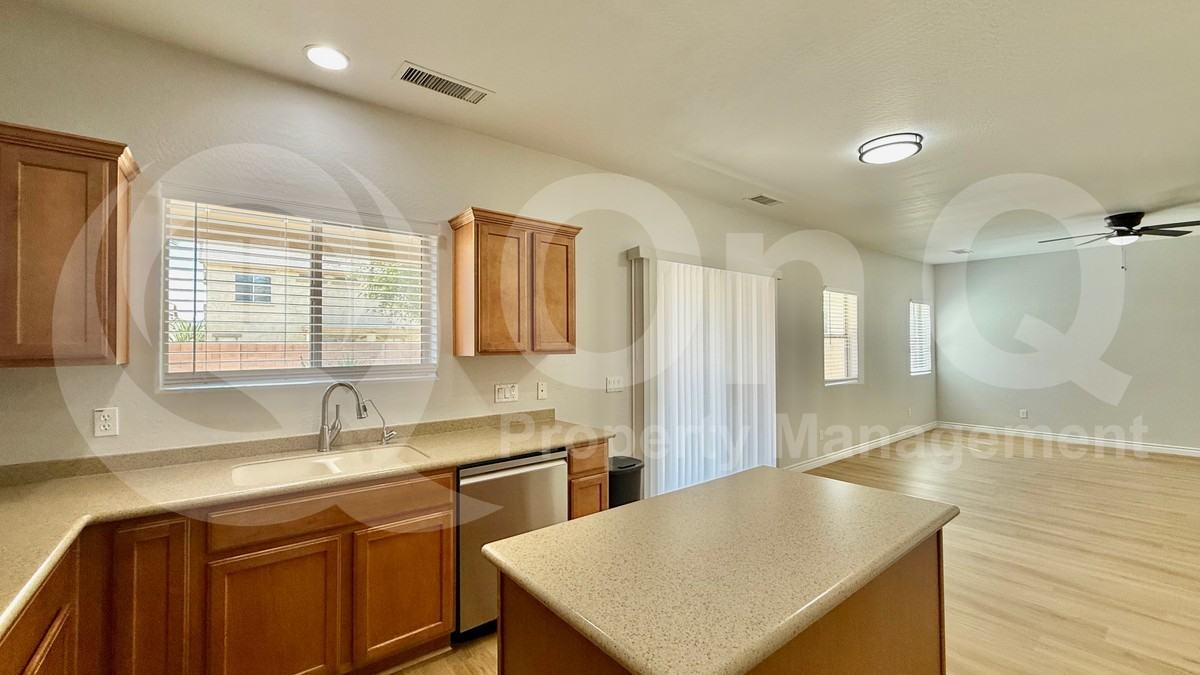 18513 W Mission Ln - Photo 5 of 25