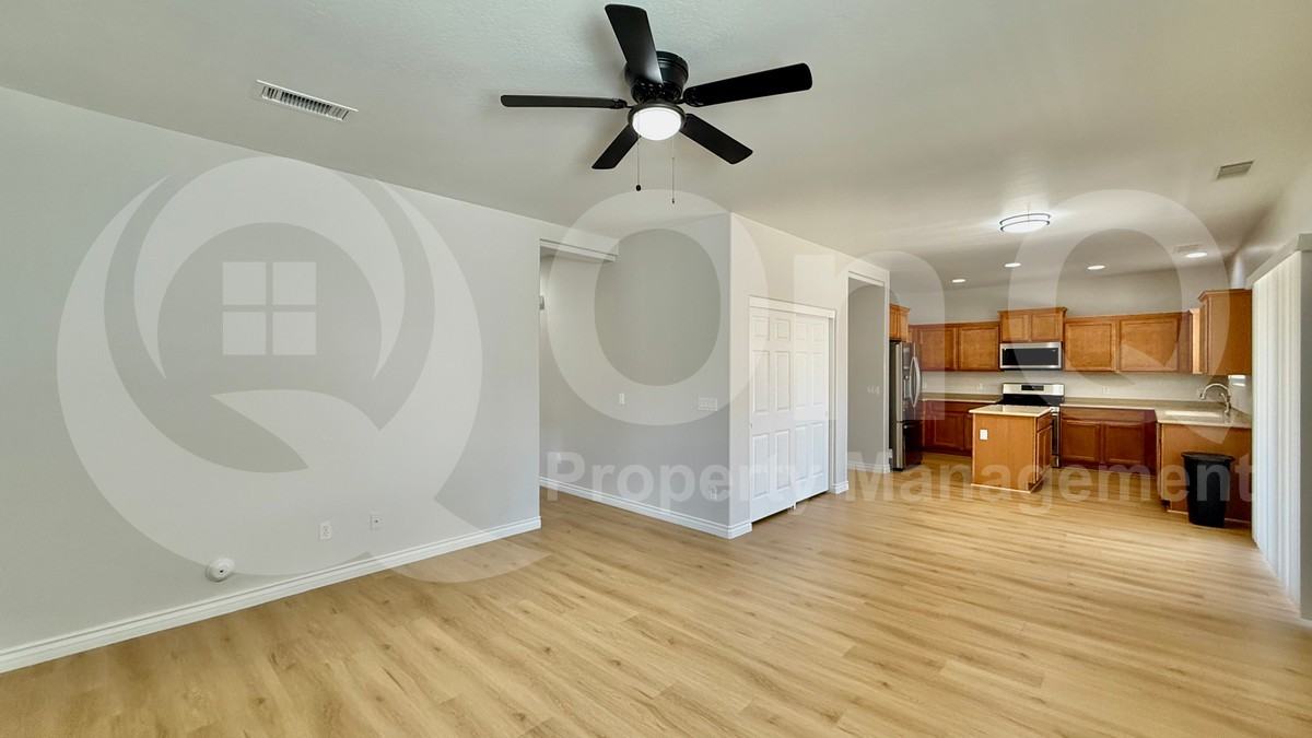 18513 W Mission Ln - Photo 6 of 25