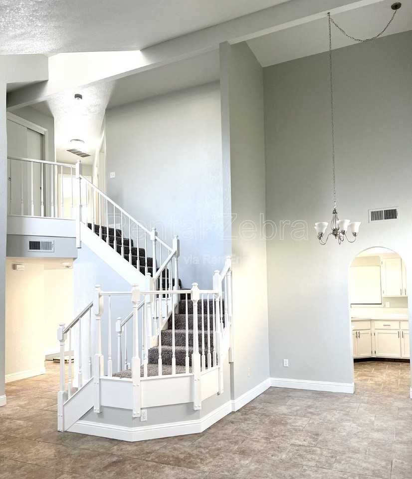 1620 Sungate Dr - Photo 2 of 13