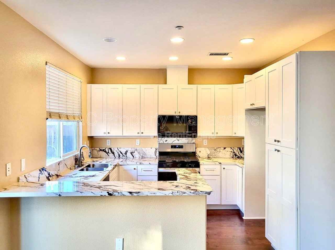 453 Tulip Ct - Photo 6 of 13