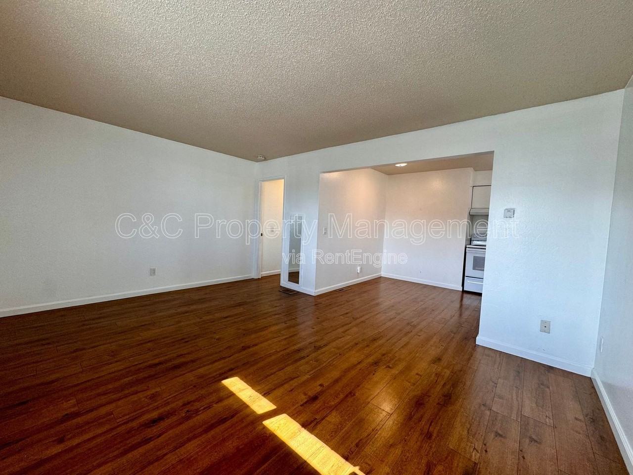 803 Hawthorne St #5 - Photo 2 of 5