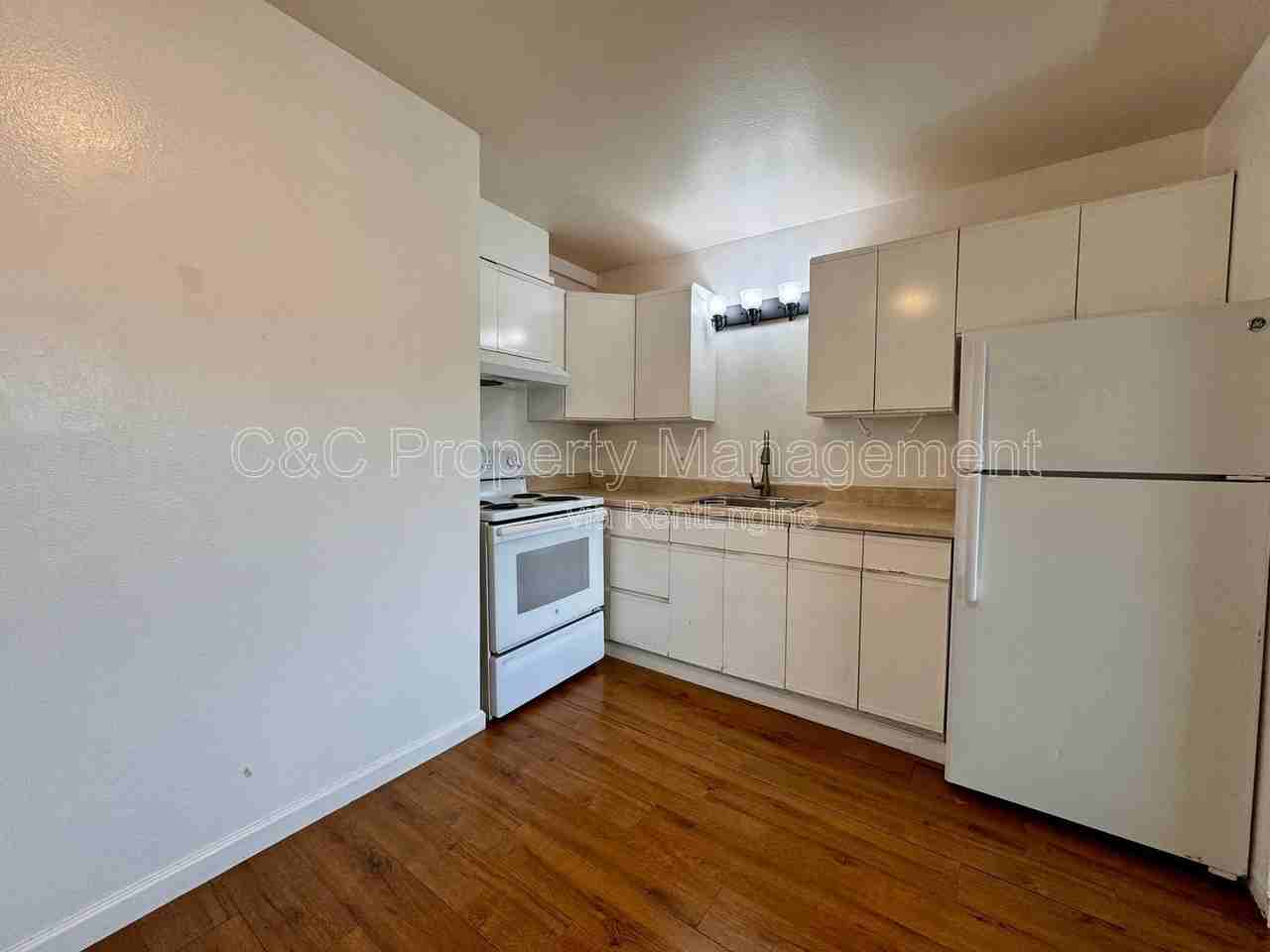 803 Hawthorne St #5 - Photo 3 of 5