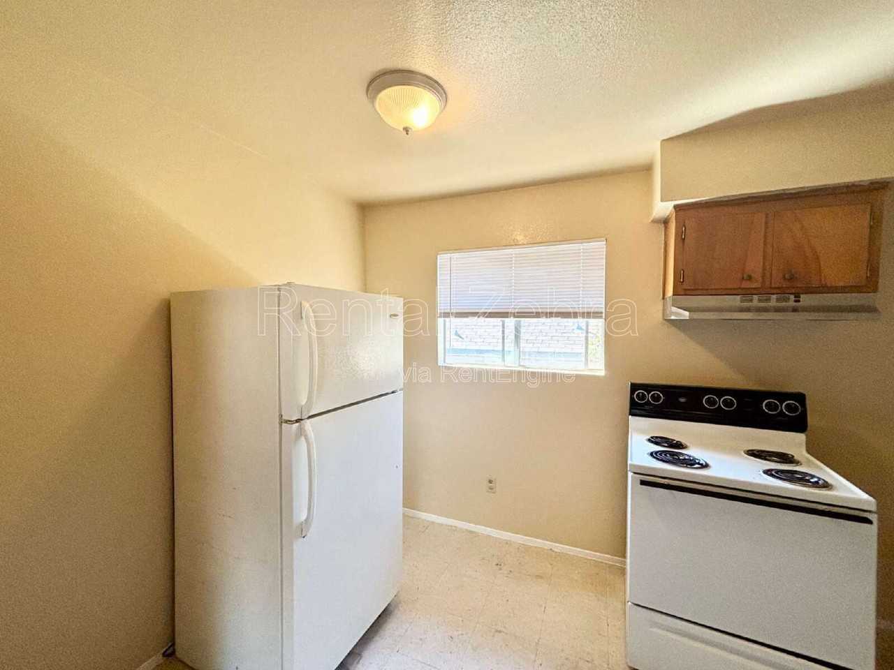 435 W 23rd St #435W23rd - Photo 3 of 7