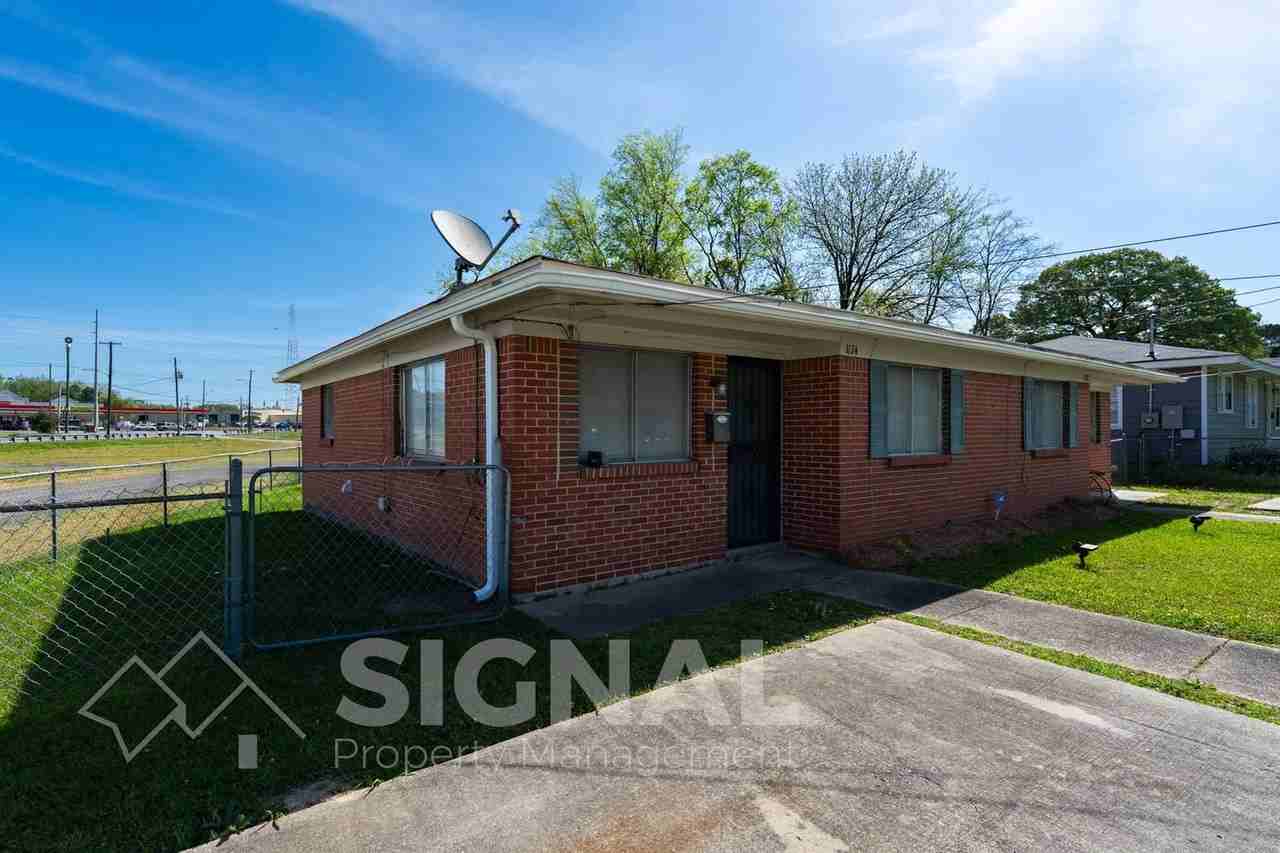 1174 16th Ave W - Photo 3 of 19