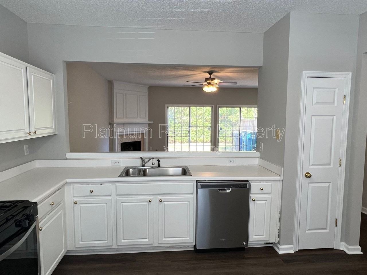 1030 Kilmington Ct - Photo 4 of 28