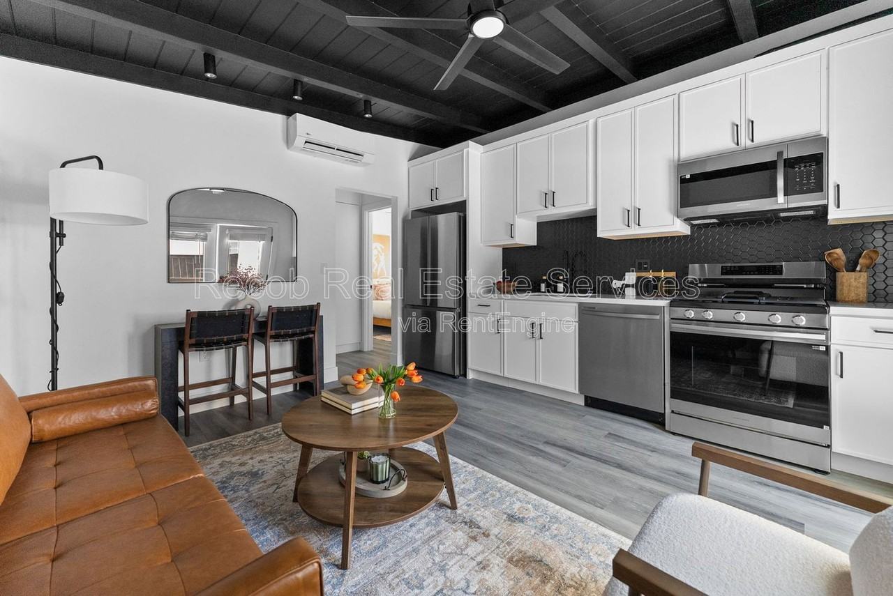 2722 Nye St #2 - Photo 3 of 17