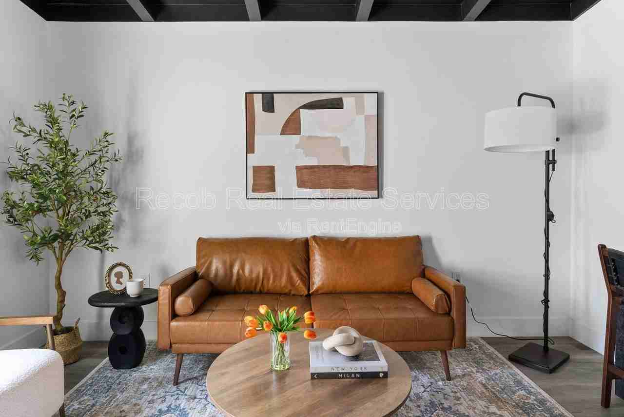 2722 Nye St #2 - Photo 5 of 17