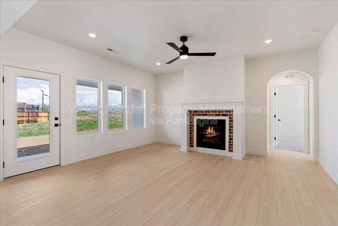 837 East 300 North - Photo 3 of 31