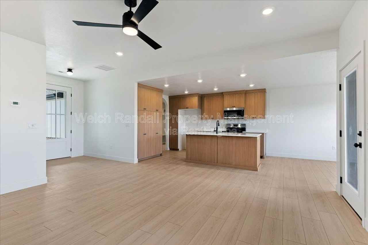 837 East 300 North - Photo 5 of 31