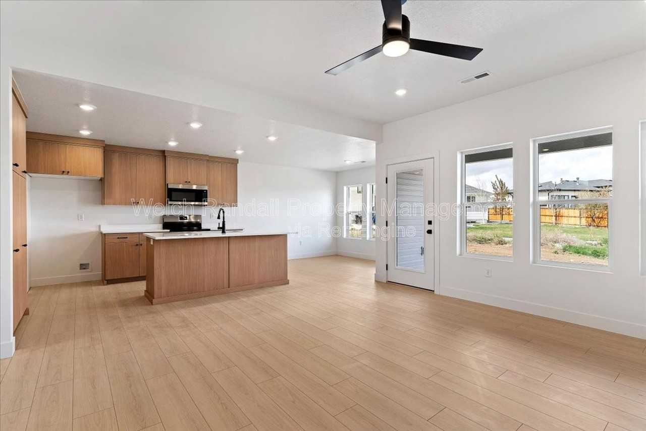 837 East 300 North - Photo 6 of 31