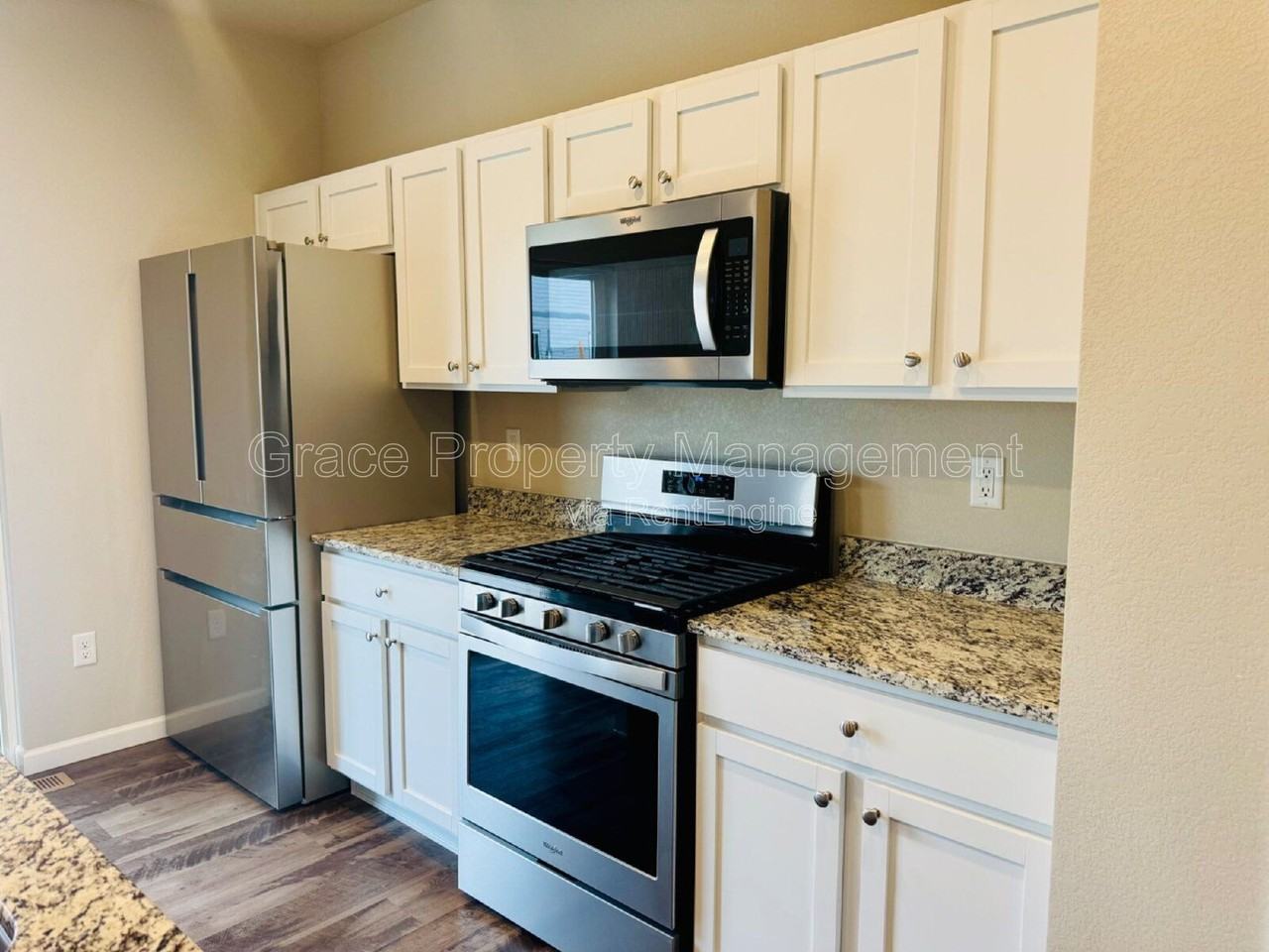 1209 Huntington Ave - Photo 5 of 23