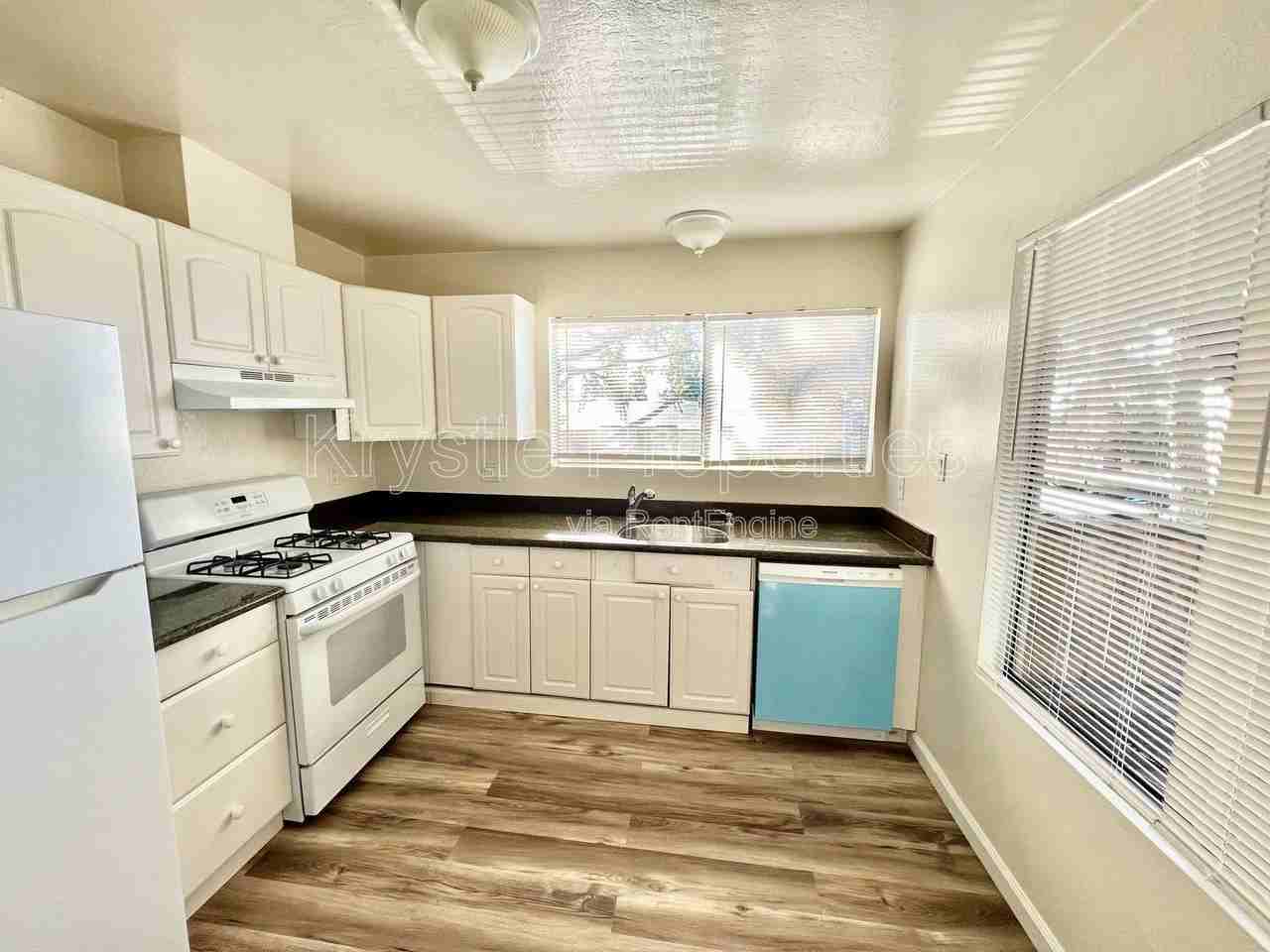 355 Parkview Ter #H5 - Photo 5 of 16