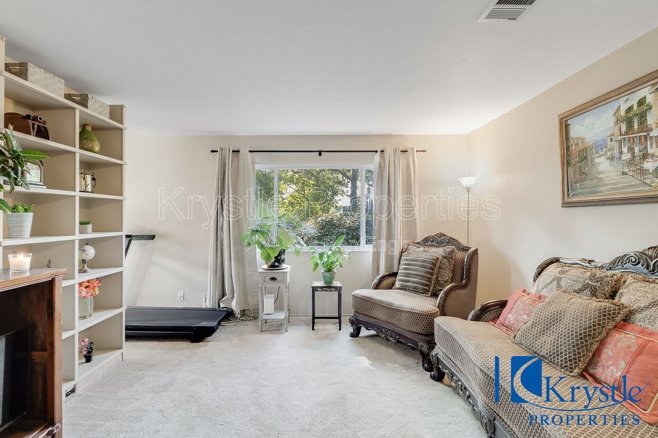 138 Warwick Dr #86 - Photo 5 of 39