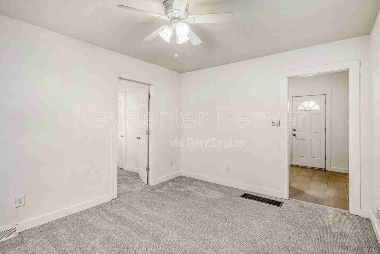 654 Meade St - Photo 5 of 12