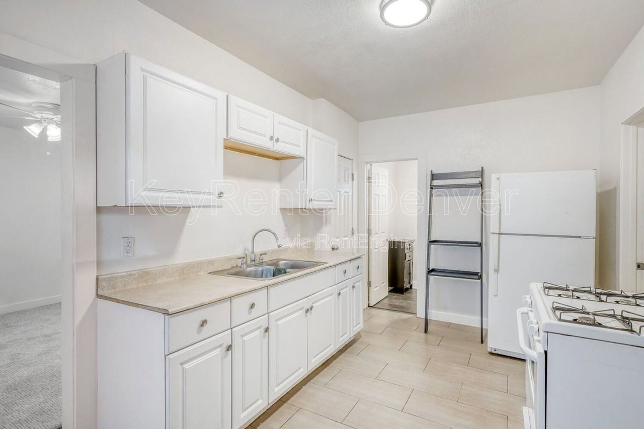 654 Meade St - Photo 6 of 12