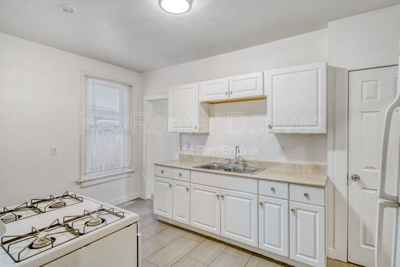 654 Meade St - Photo 7 of 12