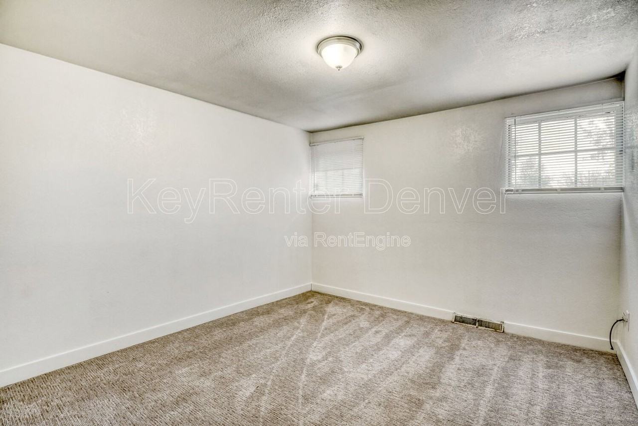 654 Meade St - Photo 7 of 12