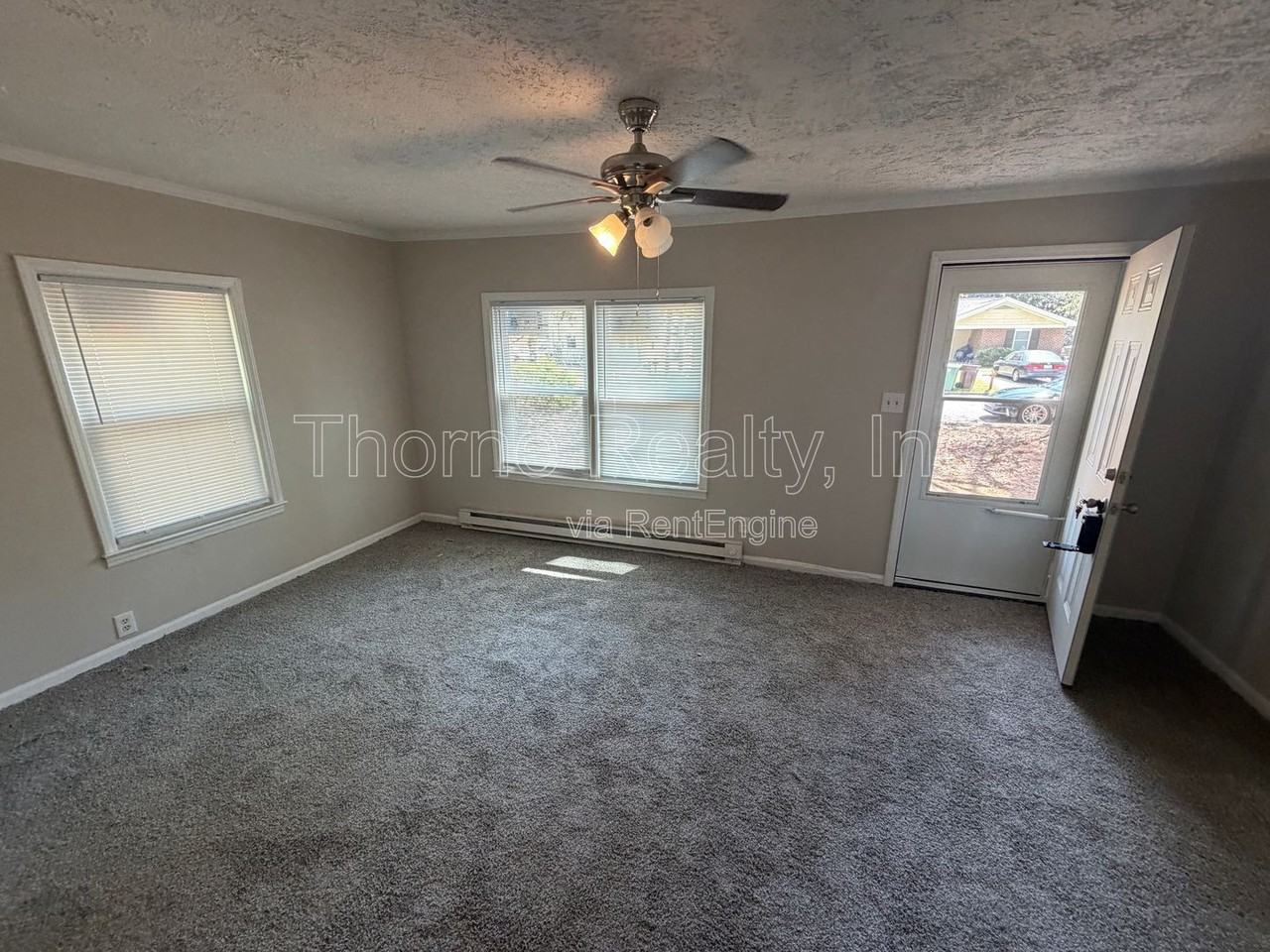 702 E Philips St - Photo 3 of 11