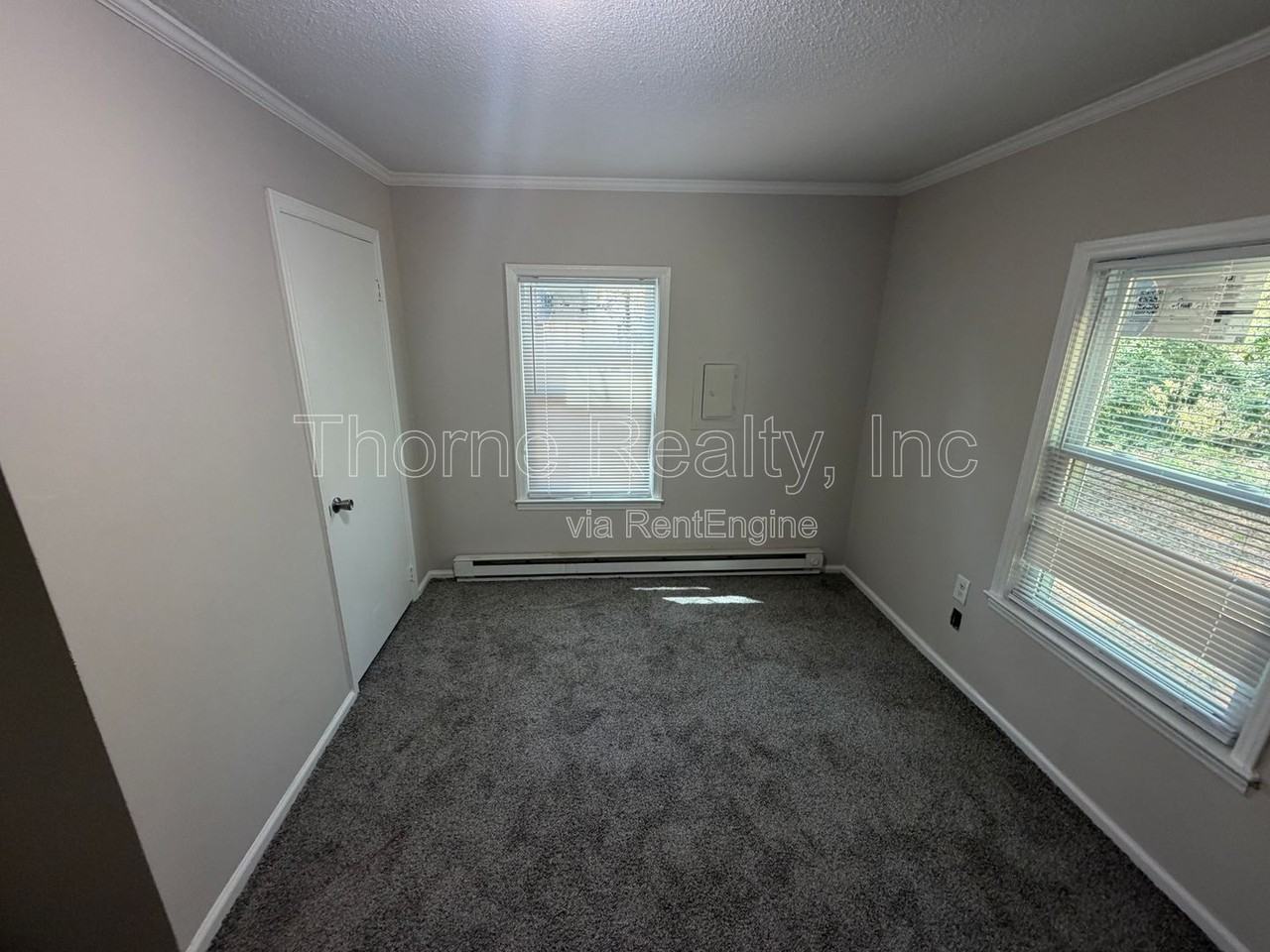 702 E Philips St - Photo 5 of 11