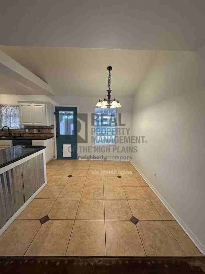 2513 Stardust Ln - Photo 5 of 21