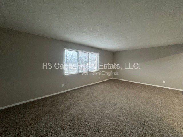 17 Kensington Heights Rd #E - Photo 2 of 9