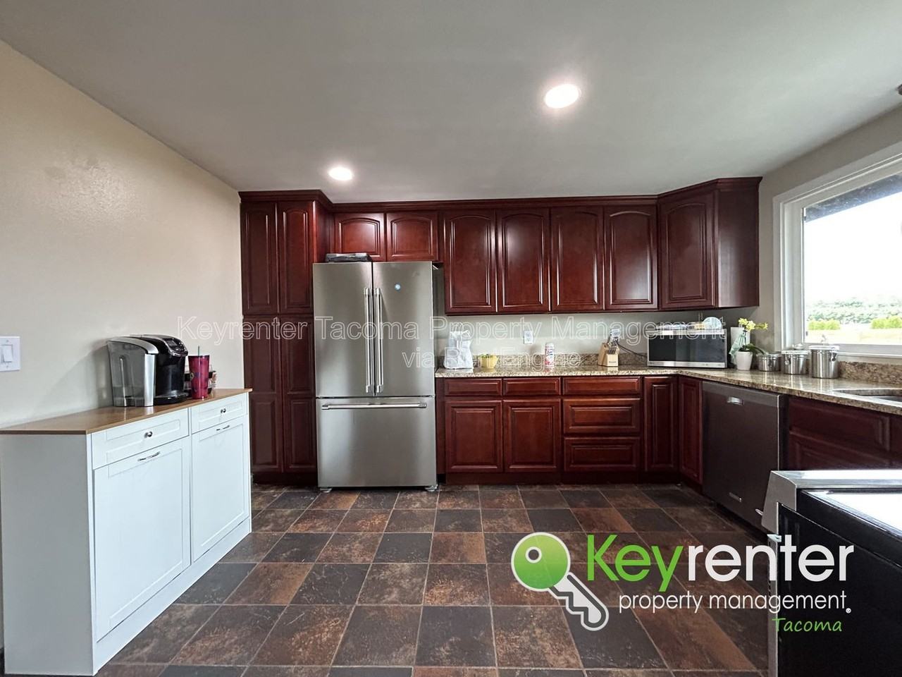 10710 103rd St Sw - Photo 7 of 19