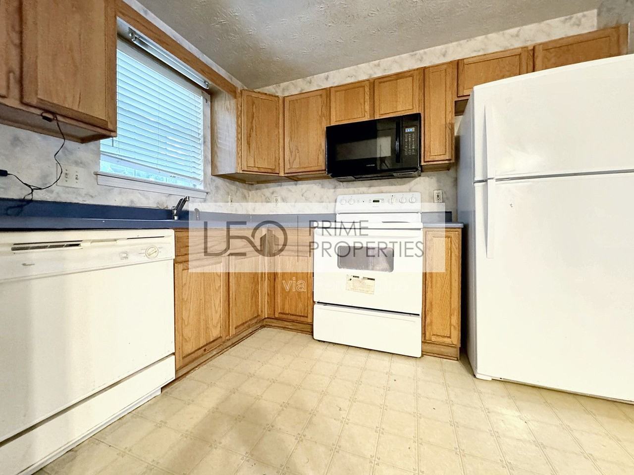 5916 Dogwood Mnr - Photo 3 of 18