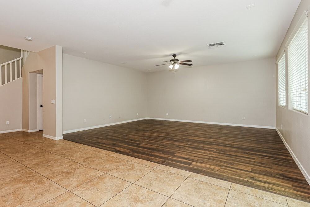 7509 S 27th Way - Photo 4 of 17