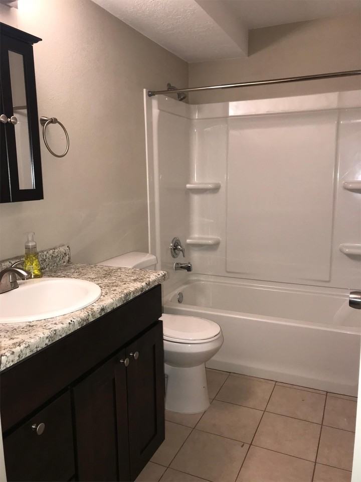 2553 S Lake Park Cir #2 - Photo 2 of 9