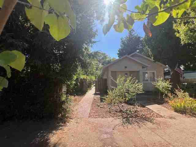 1261 Citrus Ave #D - Photo 7 of 28