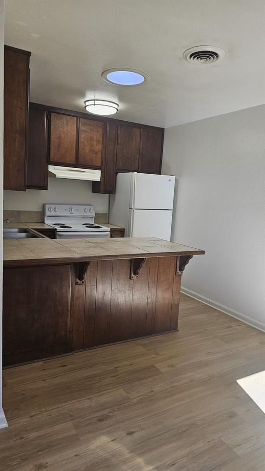 1261 Citrus Ave #D - Photo 4 of 28