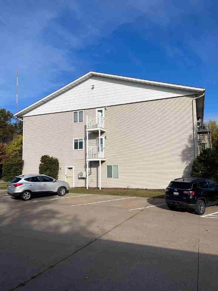 2305 Martin St Apt 12 - Photo 3 of 16