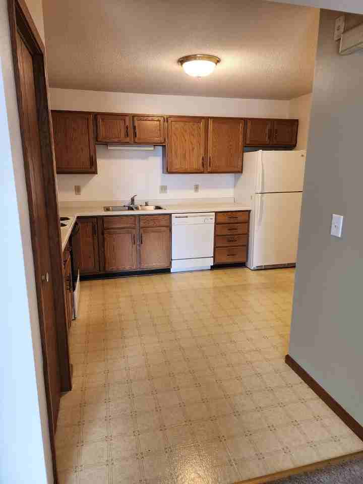 2305 Martin St Apt 12 - Photo 4 of 16