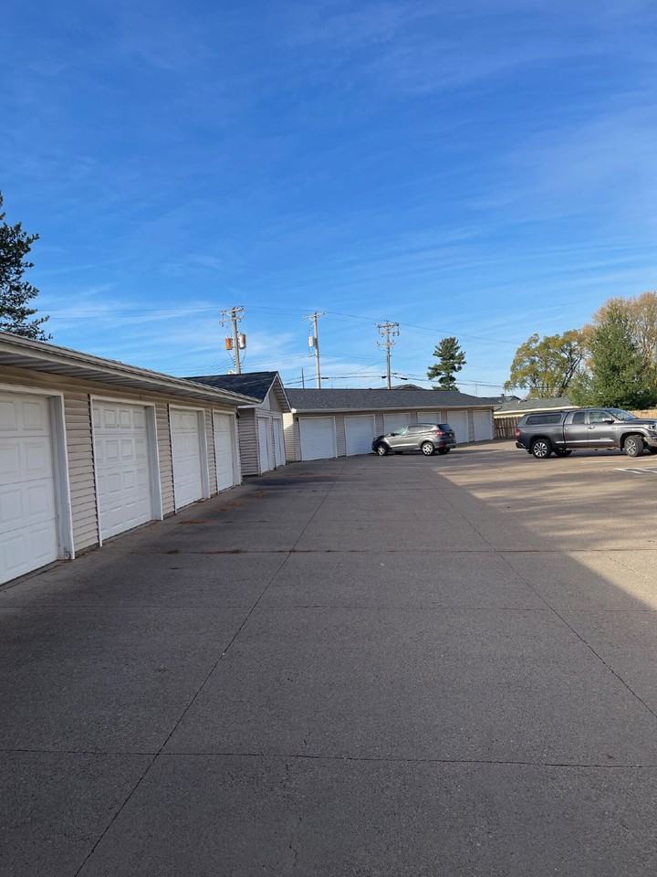 2305 Martin St Apt 12 - Photo 7 of 16