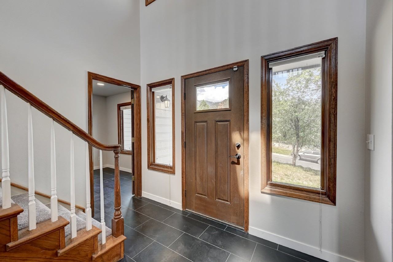 3043 Electra Dr S - Photo 4 of 50