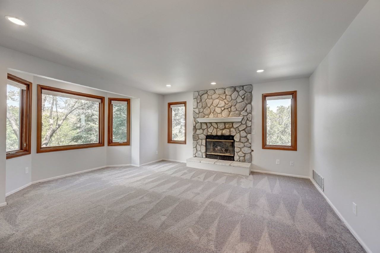 3043 Electra Dr S - Photo 5 of 50