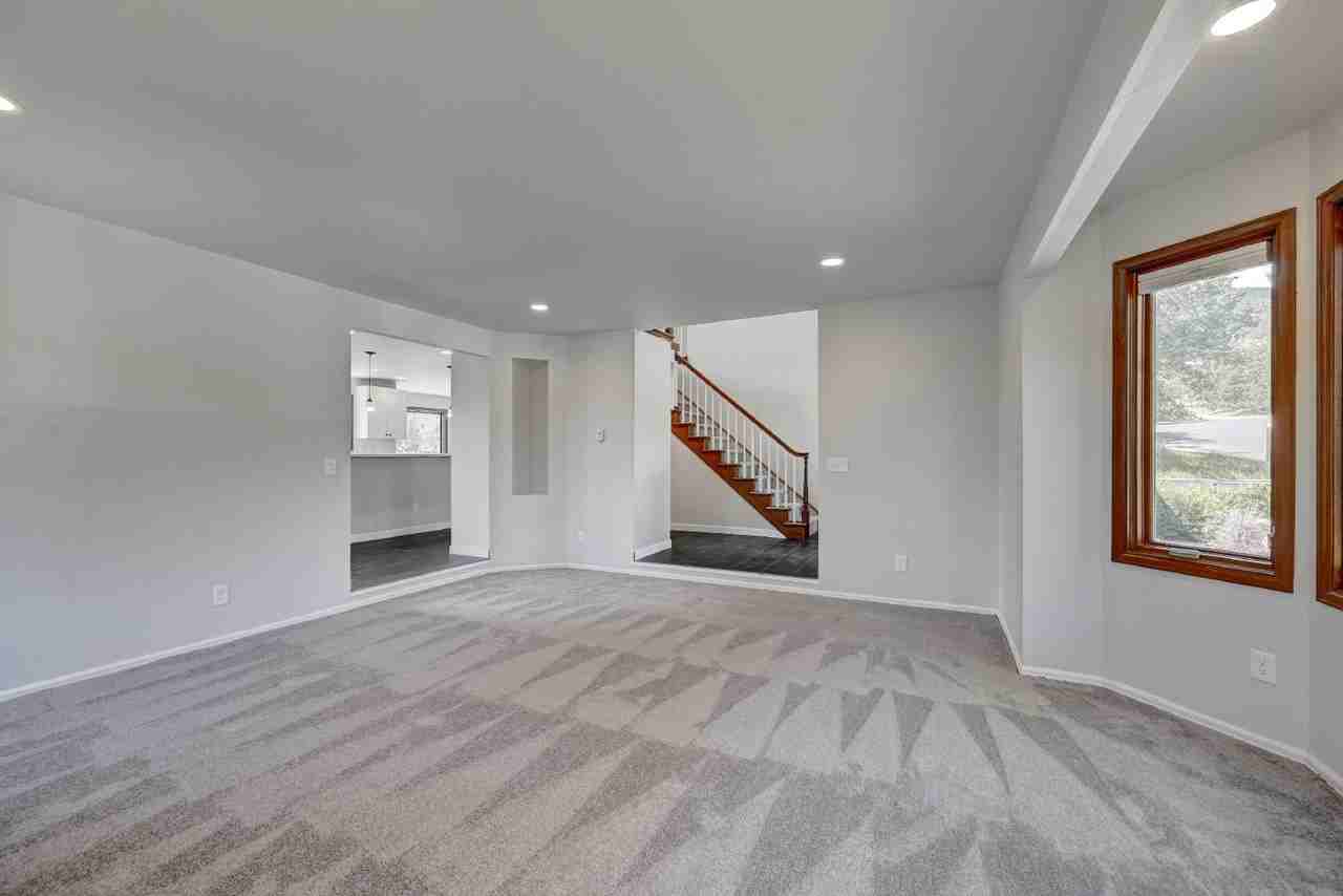 3043 Electra Dr S - Photo 7 of 50