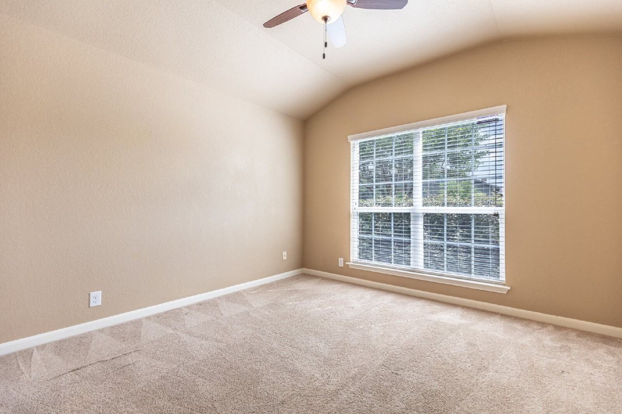 259 Creekview Way - Photo 4 of 31