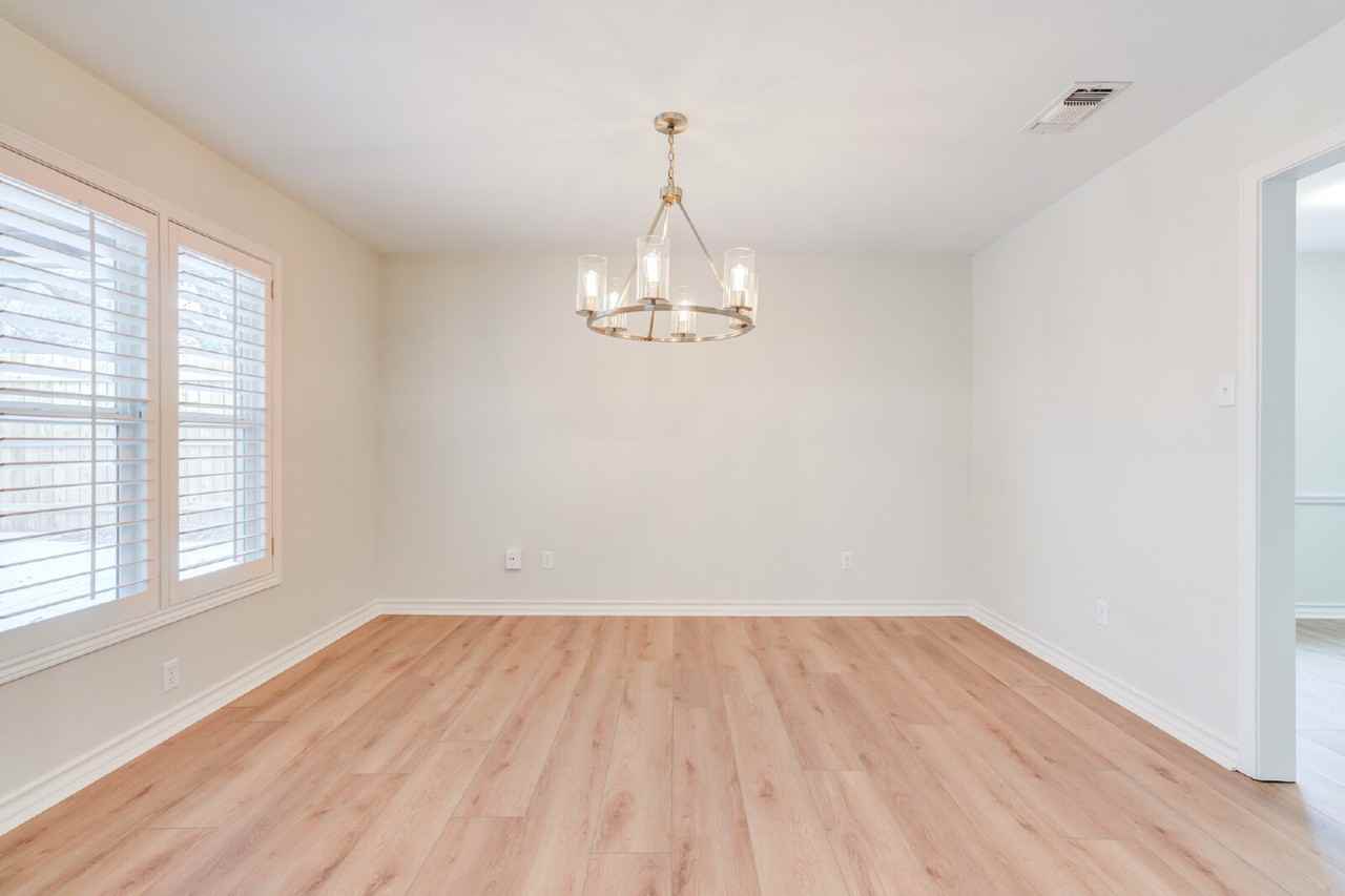 5309 77th St - Photo 6 of 36