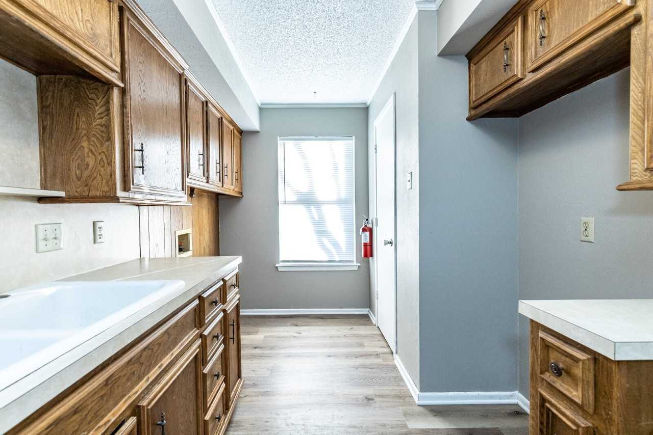 7406 Waco Ave #B - Photo 6 of 15